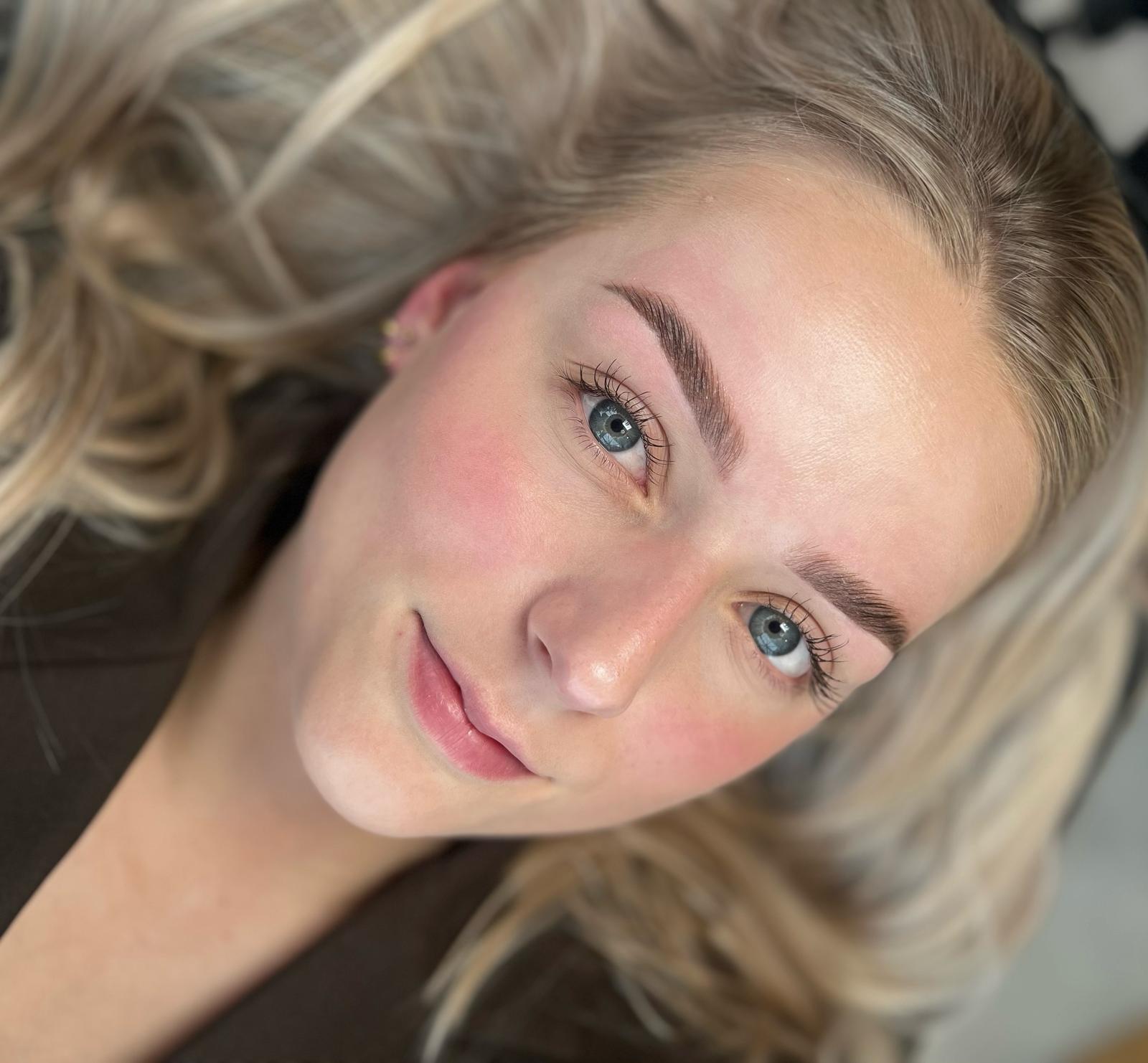 Resultaat Brow Lift Assen Studio Yarah
